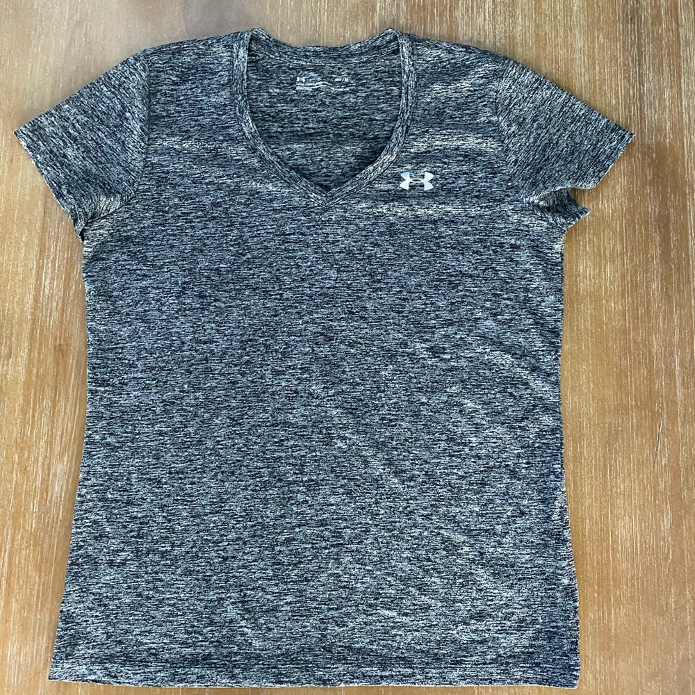 UNDER ARMOUR - Womens top - Medium -Black/Gray
